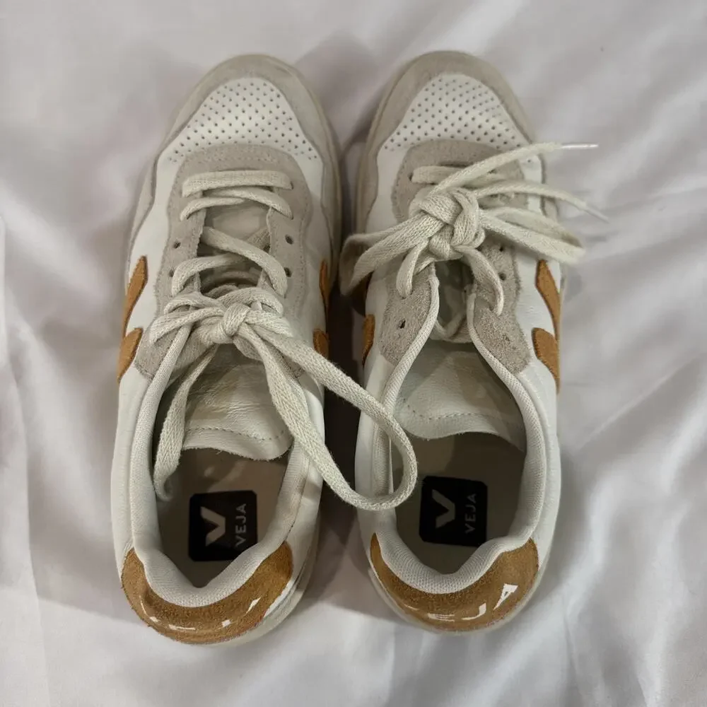 Veja V-10 Women's Sneakers Beige Suede Leather Upper Size: 8‎
